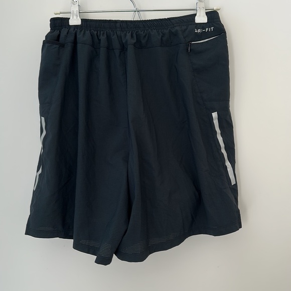 Men’s Nike running shorts - Picture 2 of 4
